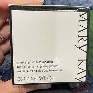 Mary Kay mineral powder foundation-Ivory 1